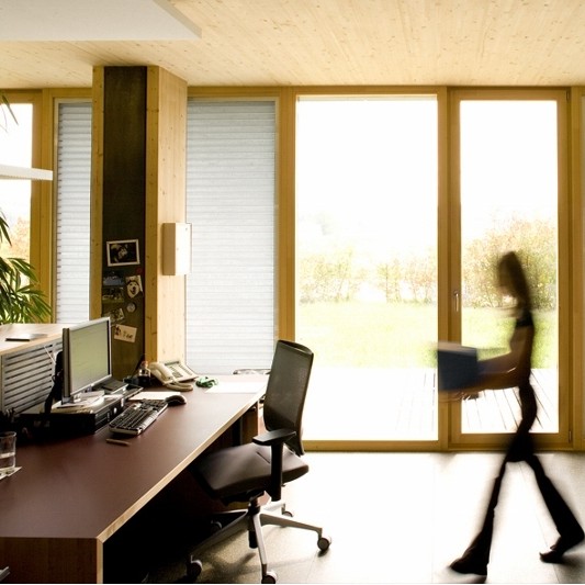 Test the strength of Schott safety glass at BAU