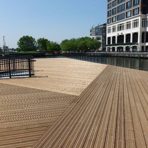 Anti-Slip decking solution for Canary Wharf