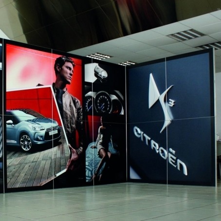 Discover the versatility of the Clever Frame display system