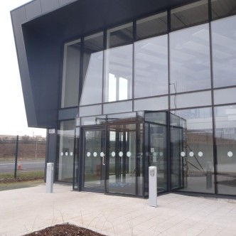 AluK systems specified for award-winning development