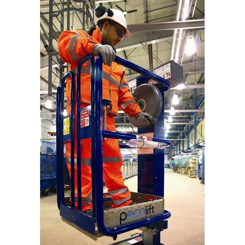 Pecolift in action as Reading Station takes shape