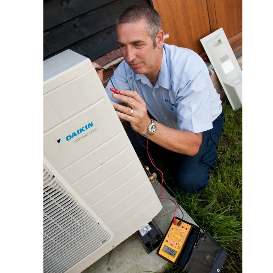 Daikin UK supports DECC’s RHI training scheme