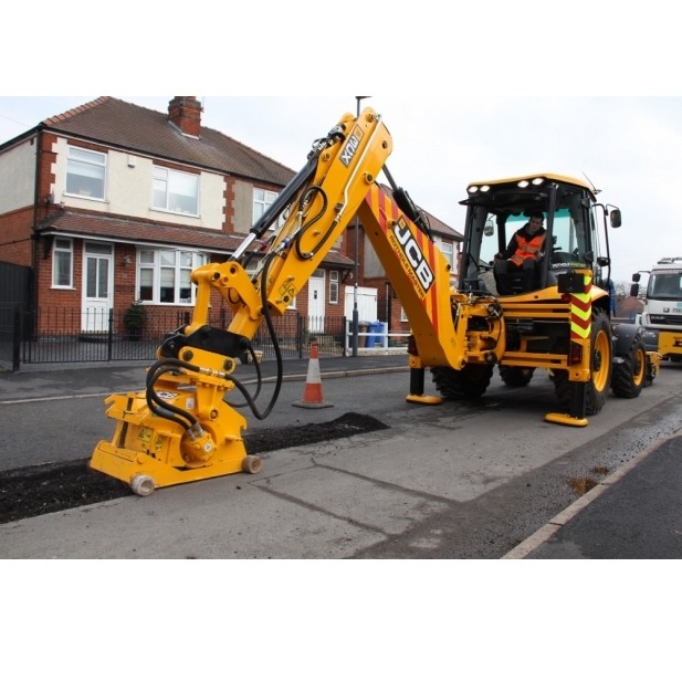 New JCB machine wages war on Britain's potholes