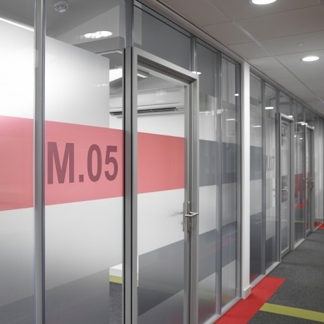 New digital hub utilises Komfort's Polar partition and door solutions