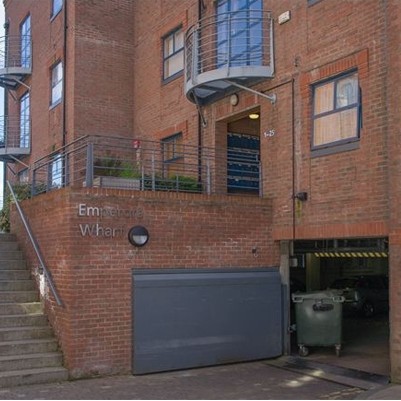 Bespoke barrier gives lift to York flood defence