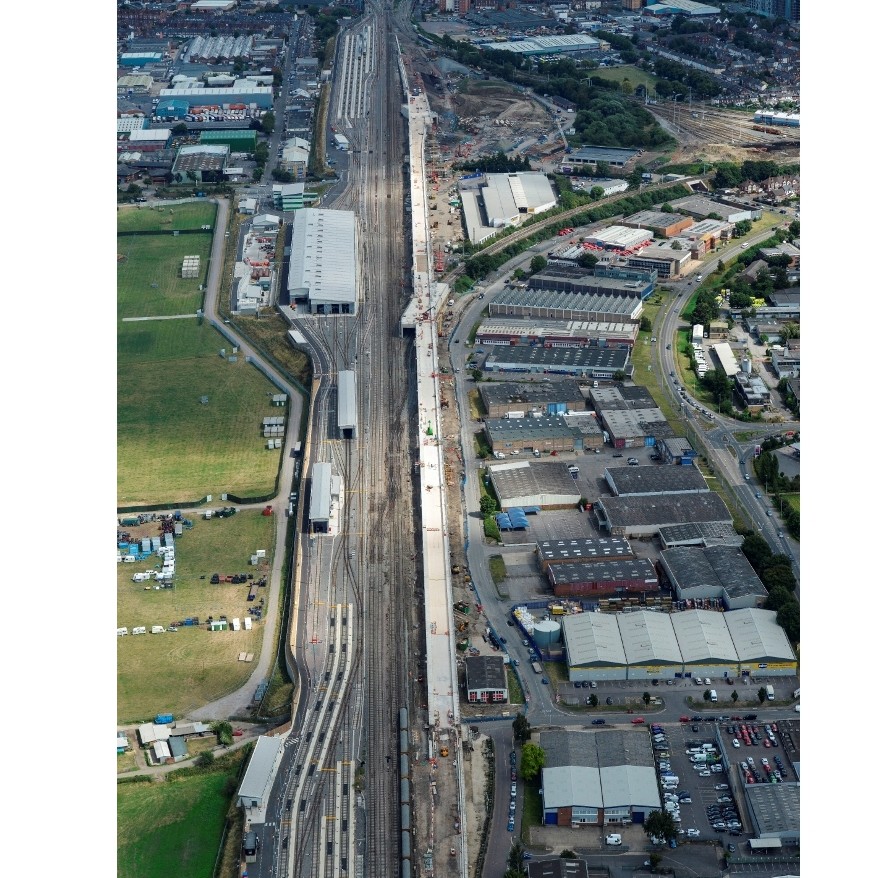 Balfour Beatty hands over main viaduct structure at Reading