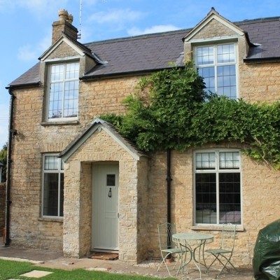 Steel windows provide subtle solution for Cotswold cottage