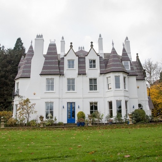 Novus shows head for heights during manor house roof works