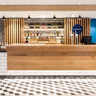 British Ceramic Tile lands major new contract with the Holiday Inn Express