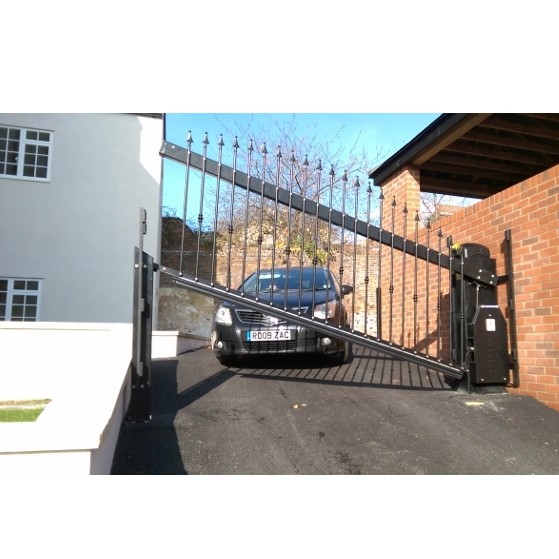 First lifting gates for tricky spaces installed