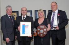 GEZE UK SERVES UP AWARDS SUCCESS AT IAI AGM